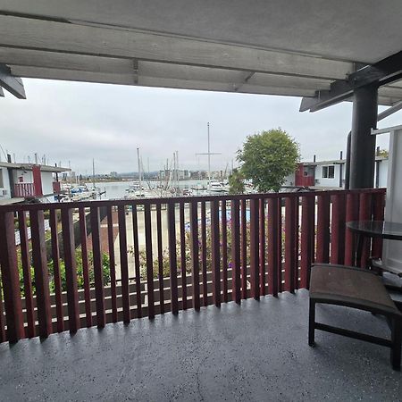 ألاميدا Marina Village Inn المظهر الخارجي الصورة