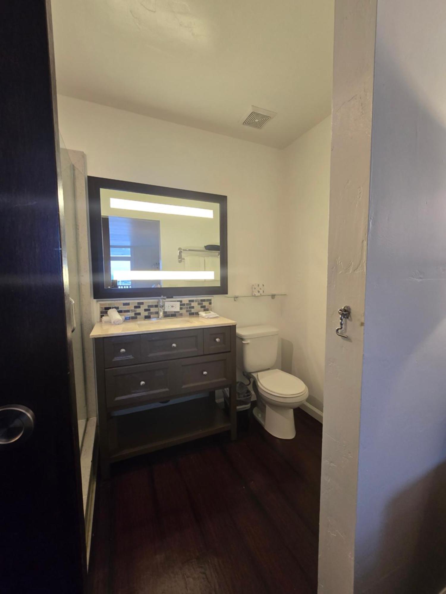 ألاميدا Marina Village Inn المظهر الخارجي الصورة