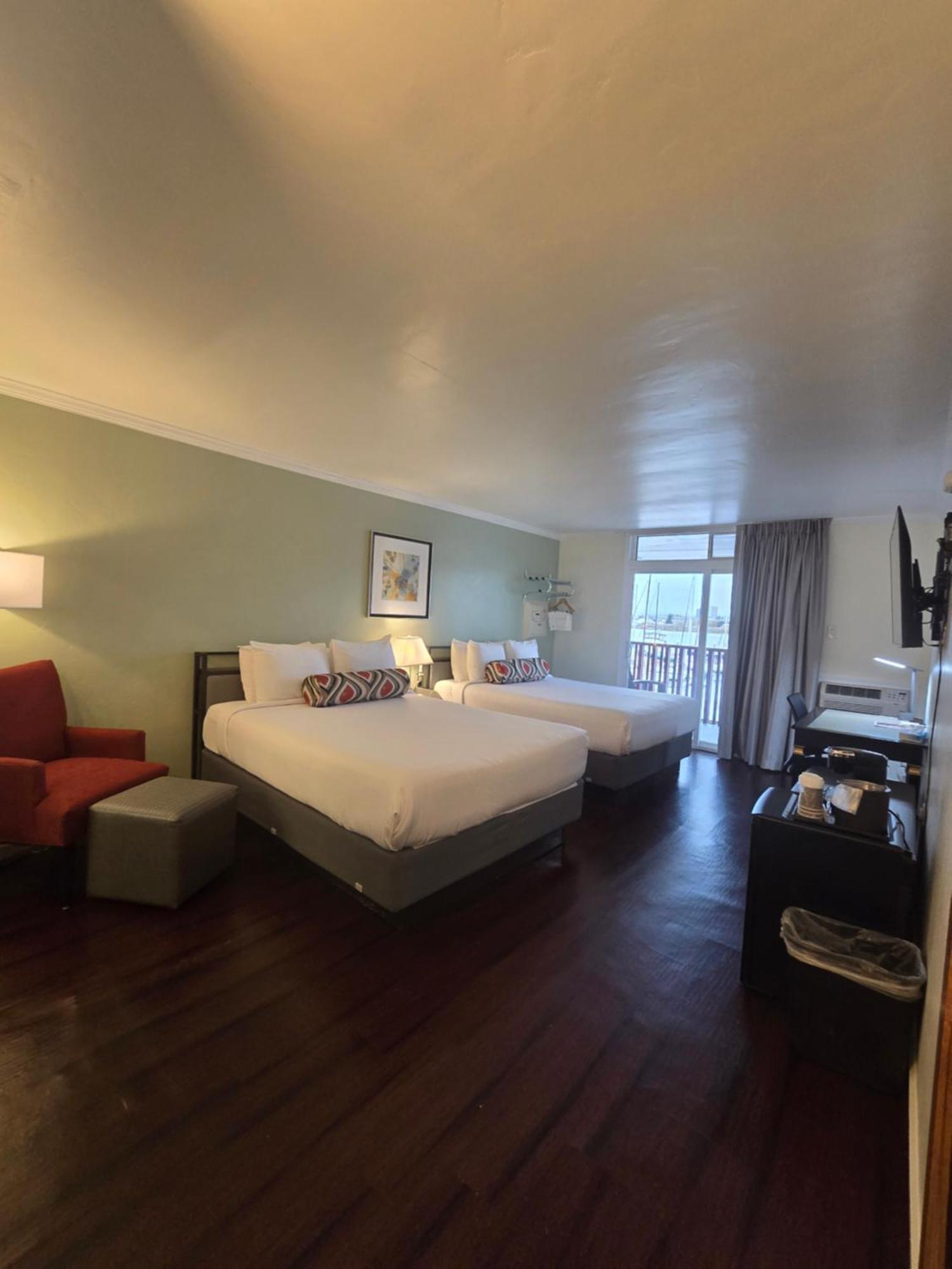 ألاميدا Marina Village Inn المظهر الخارجي الصورة