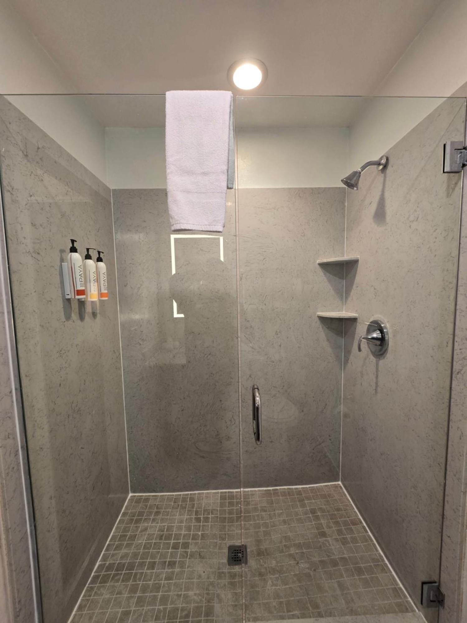 ألاميدا Marina Village Inn المظهر الخارجي الصورة