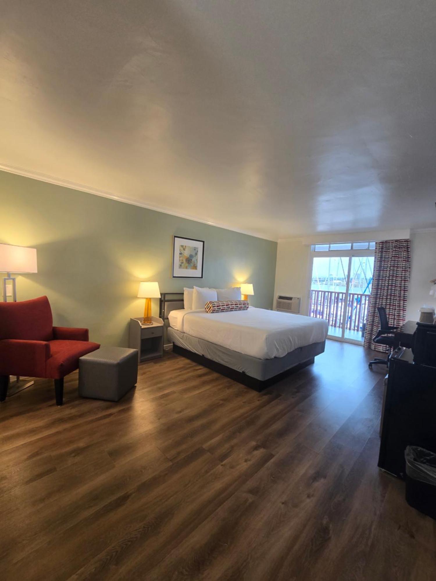 ألاميدا Marina Village Inn المظهر الخارجي الصورة