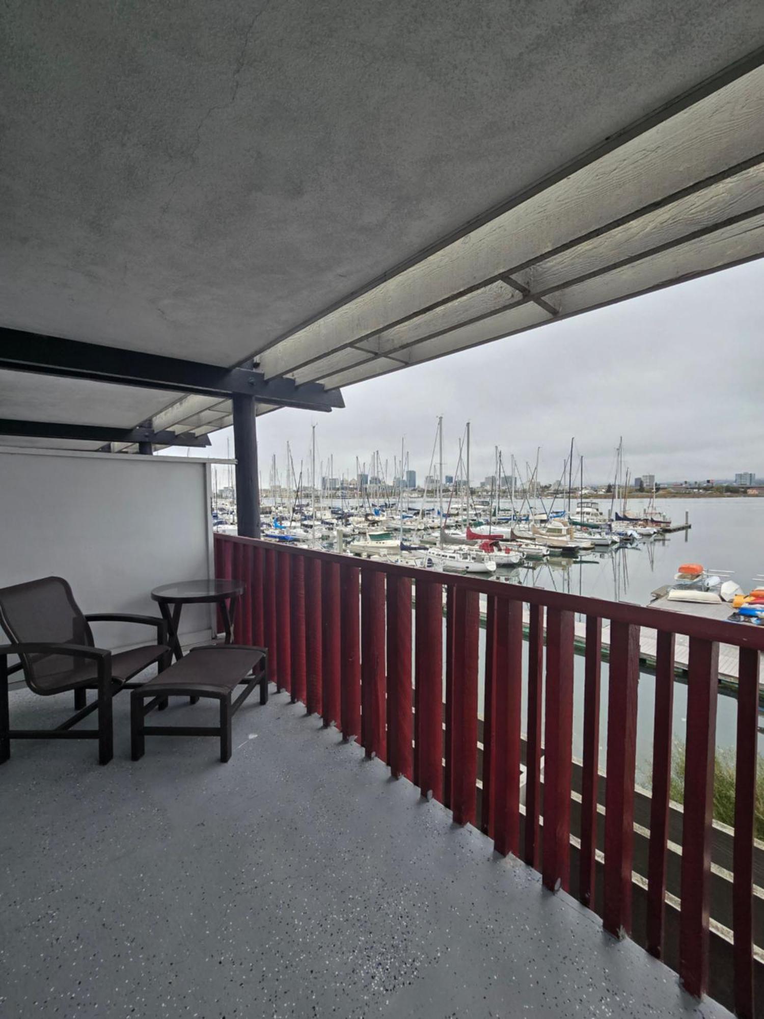 ألاميدا Marina Village Inn المظهر الخارجي الصورة