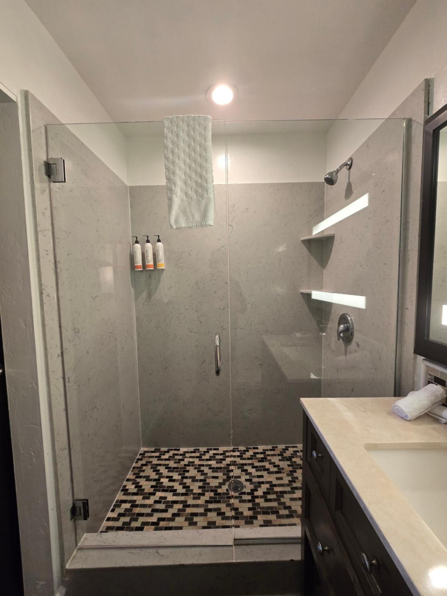 ألاميدا Marina Village Inn المظهر الخارجي الصورة