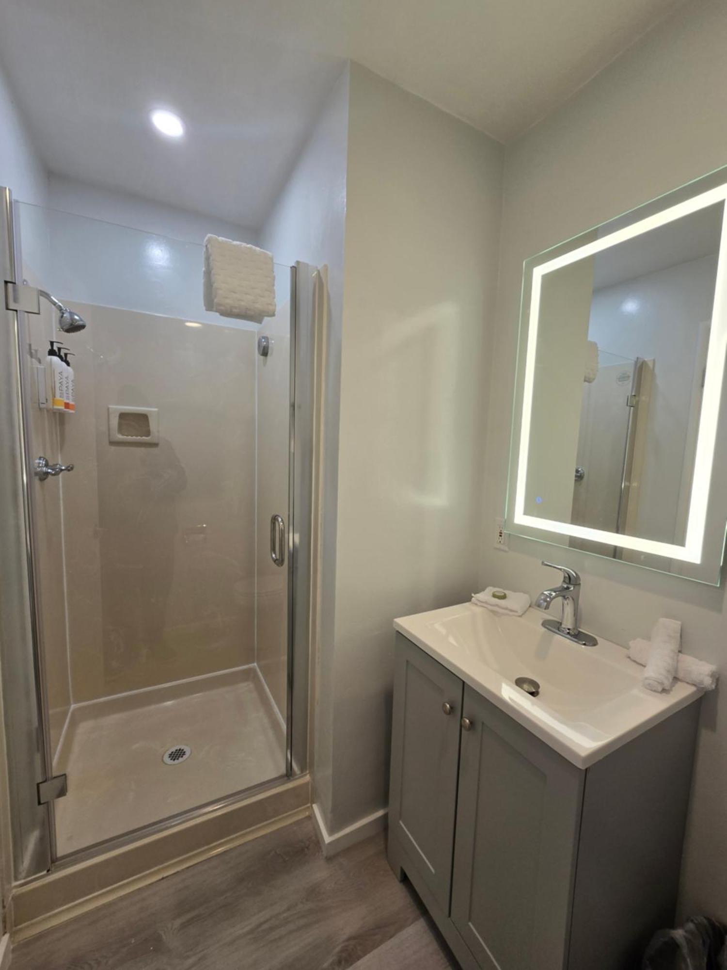 ألاميدا Marina Village Inn المظهر الخارجي الصورة